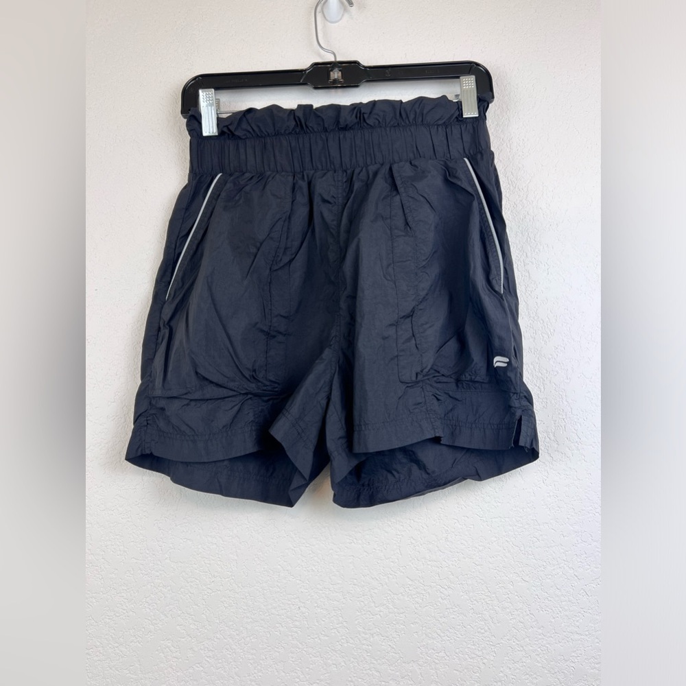 Fabletics Ultra High Waisted Piped Short in Black Size Small